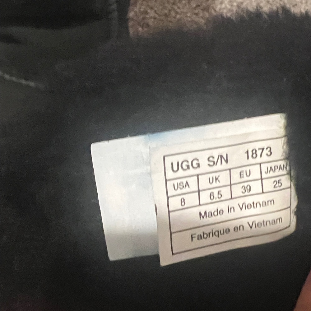 UGG Bailey Button Triplet II Boot - Picture 5 of 5